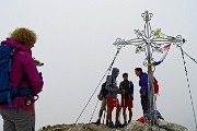 48 Con la nebbia di vetta